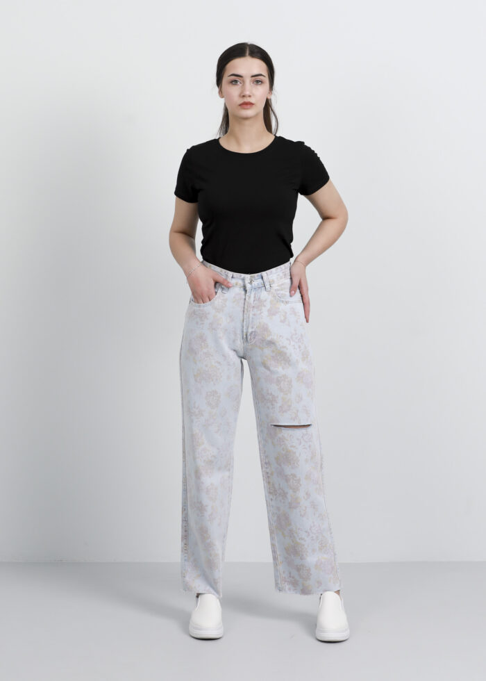 Women Baggy-Fit Jeans Trouser - Image 1
