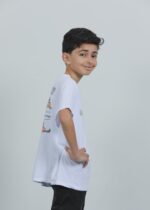 ⁦تيشيرت أطفال ولادي بطباعة كتابة " Caution Crossing"⁩ - الصورة ⁦3⁩
