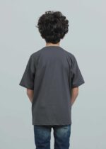 ⁦تيشيرت أطفال ولادي بطباعة تصميم سبايدرمان⁩ - الصورة ⁦4⁩