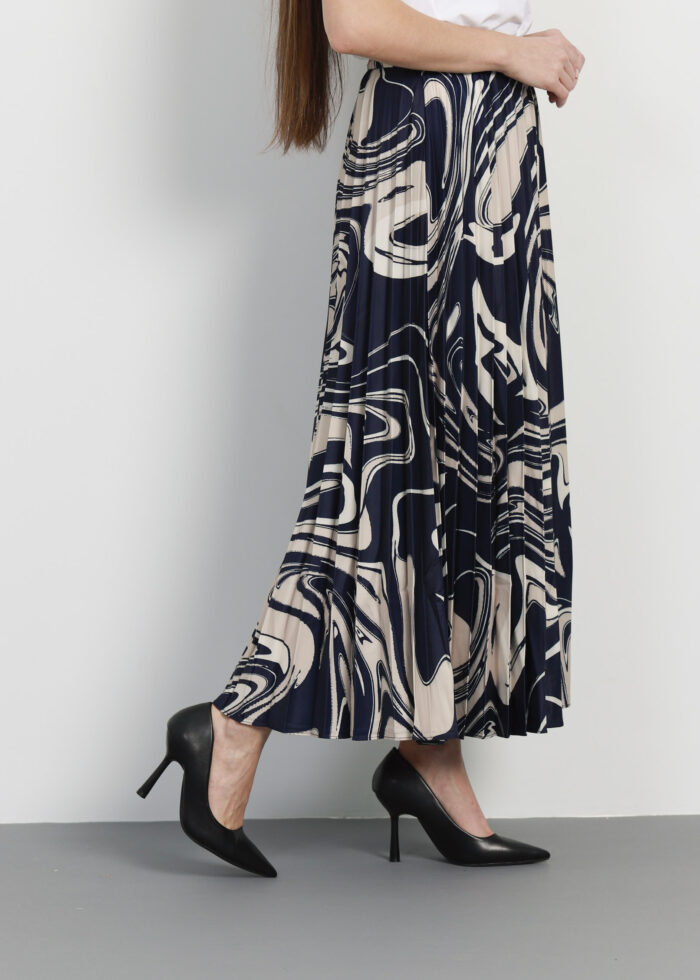Women Pleated Long Skirt - Image 3