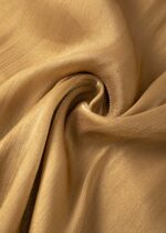 ⁦بلوزة نسائي بنسيج لامع⁩ - الصورة ⁦6⁩