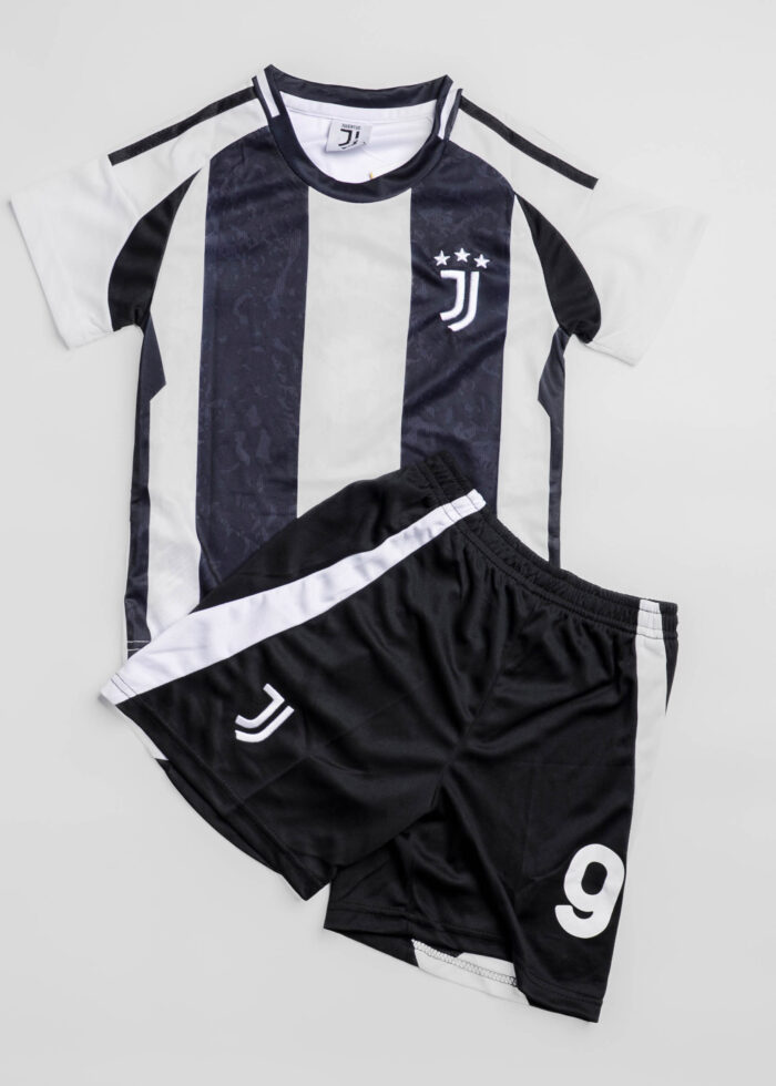 Kids Boy Juventus "Vlahovic 9" Two-Pieces Football Suit - Image 1