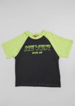 تيشيرت أطفال ولادي لونين بطباعة "Never Give Up"