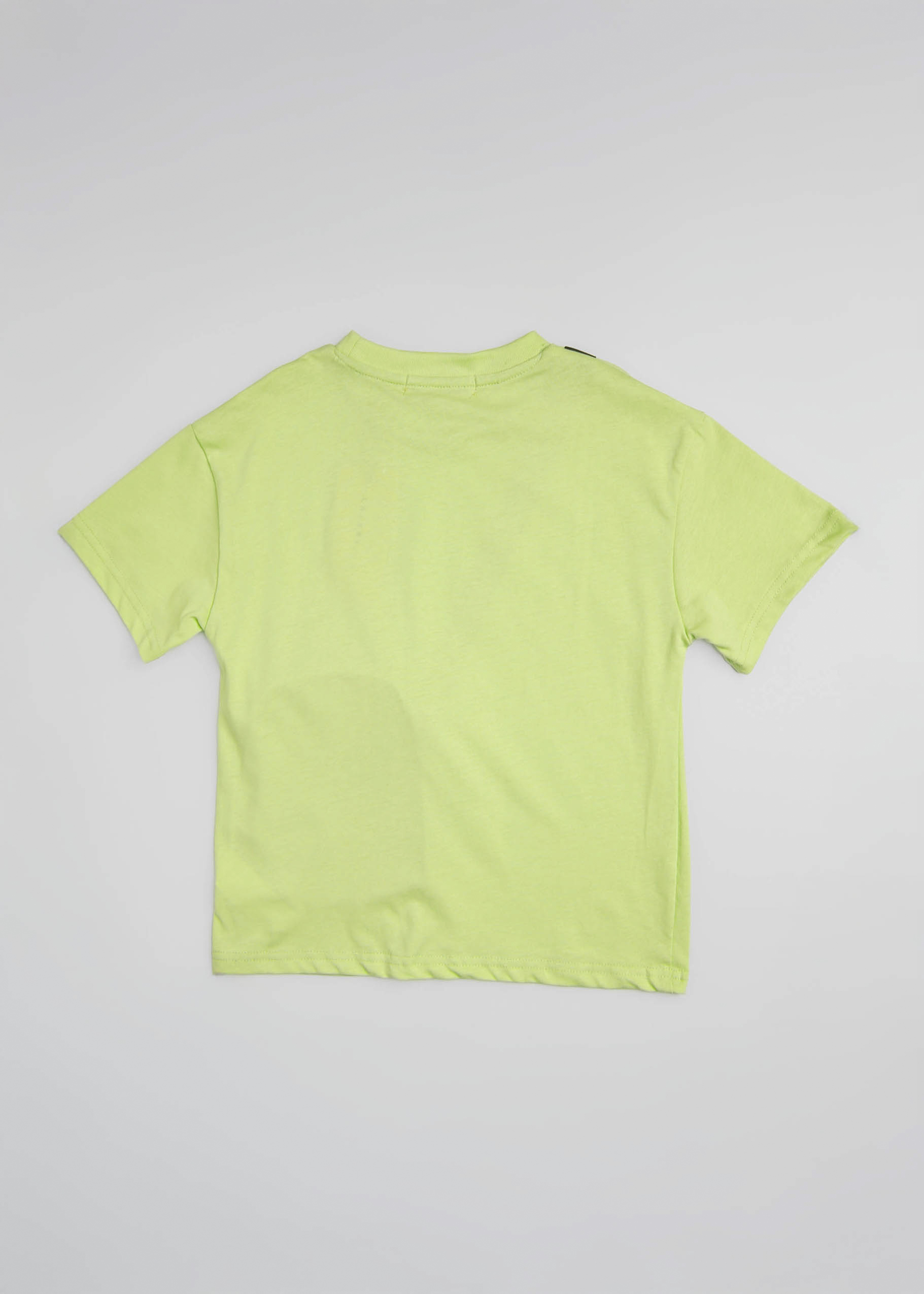 6125316001323-b تيشيرت أطفال ولادي مزينة بحقيبة - الصورة 2