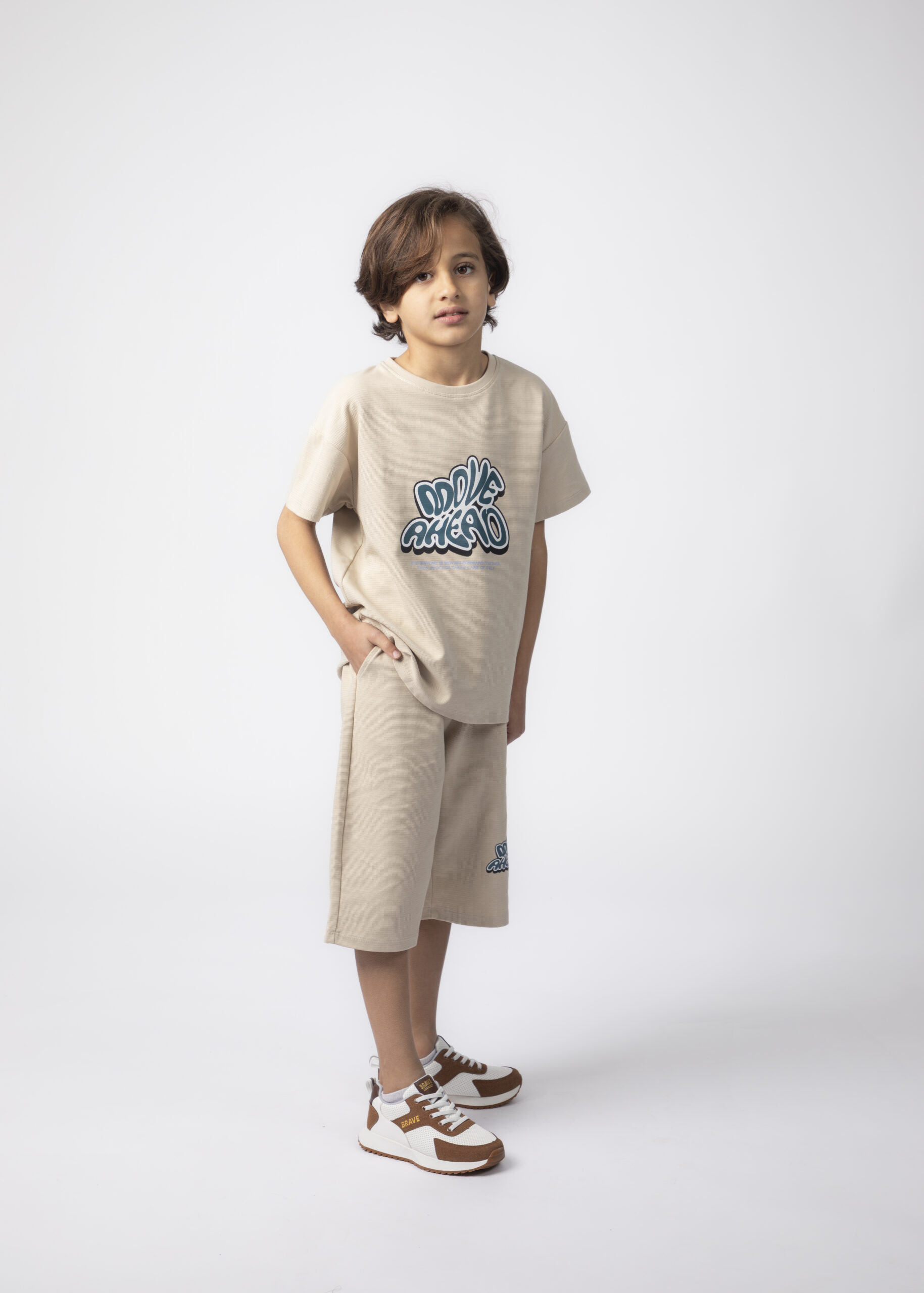 LF LS -147 تيشيرت أطفال ولادي بطباعة "Move Ahead" - الصورة 1