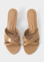 ⁦سليبر نسائي كعب جلد لامع⁩ - الصورة ⁦4⁩