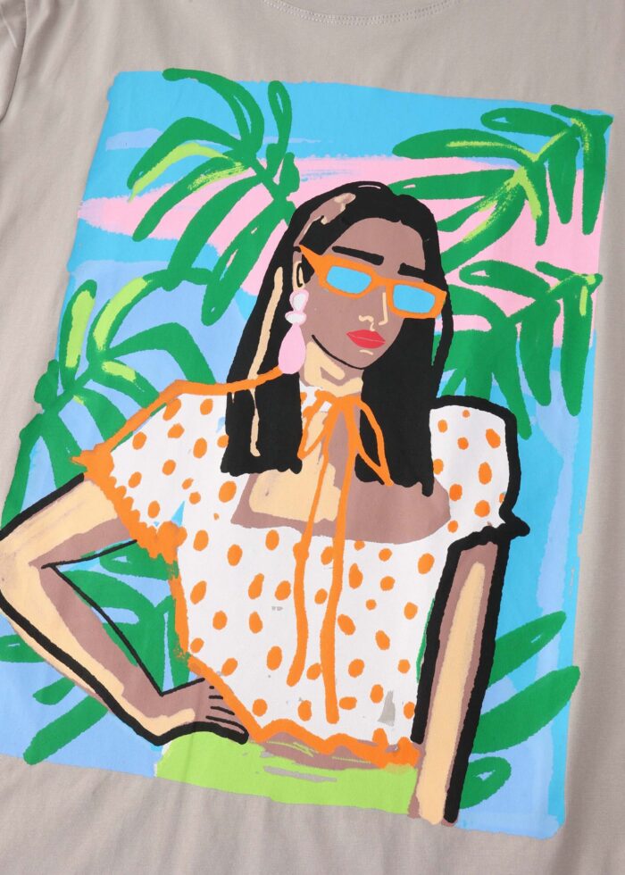 ⁦تيشيرت نسائي برسومات مطبوعة⁩ - الصورة ⁦3⁩
