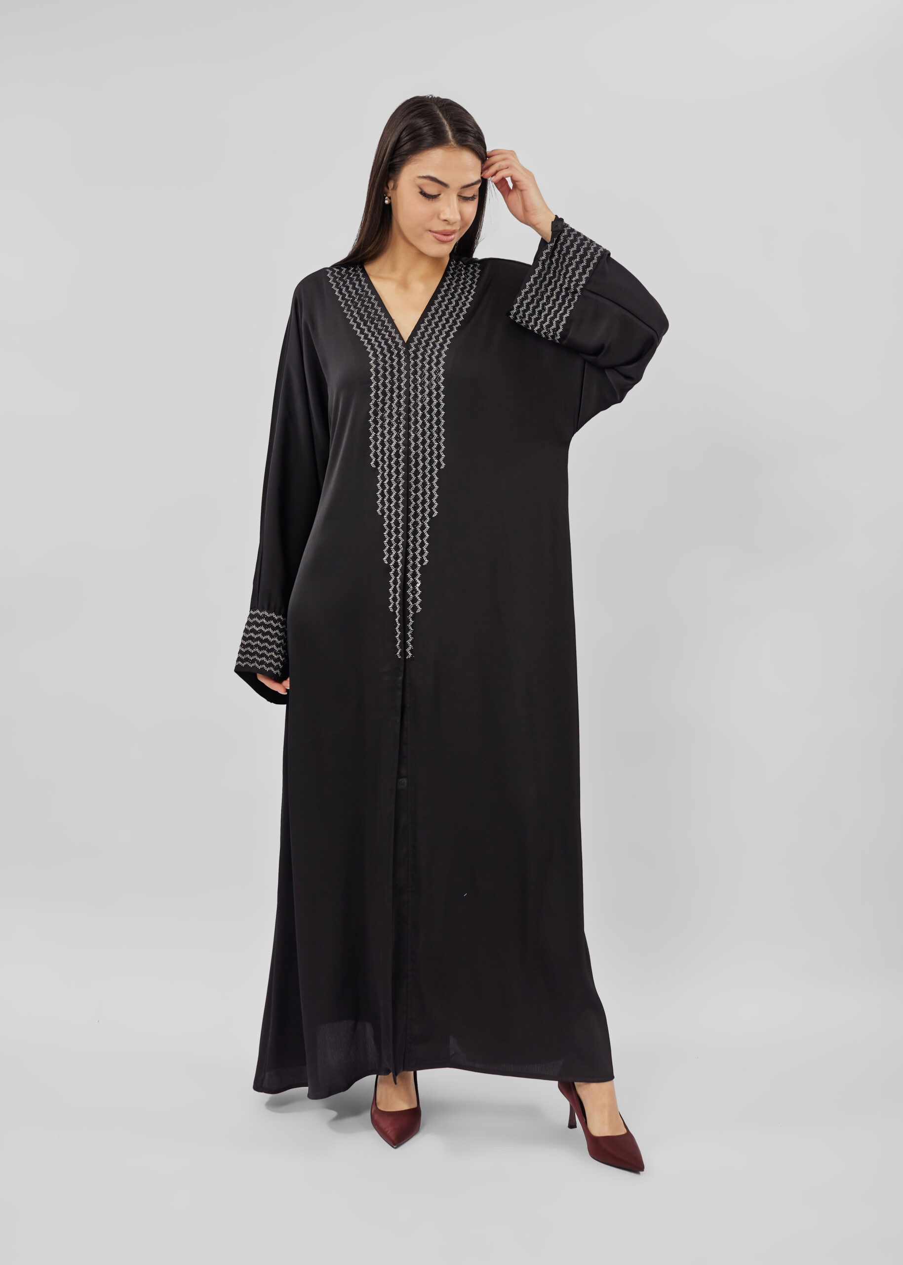 عباية نسائي بتطريز