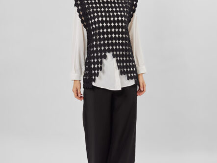 قميص نسائي بتطريز