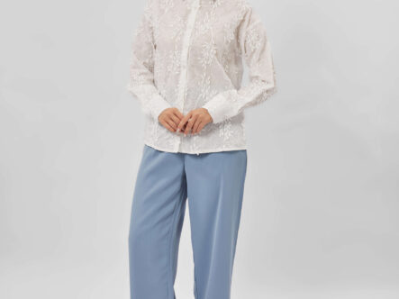 قميص نسائي بتطريز