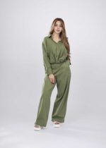 قميص نسائي مزين بربطة