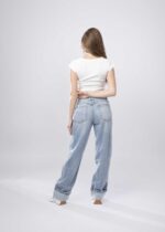 ⁦بنطلون جينز نسائي Straight-Fit⁩ - الصورة ⁦3⁩