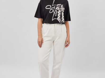 تيشيرت نسائي مزين في ربطة