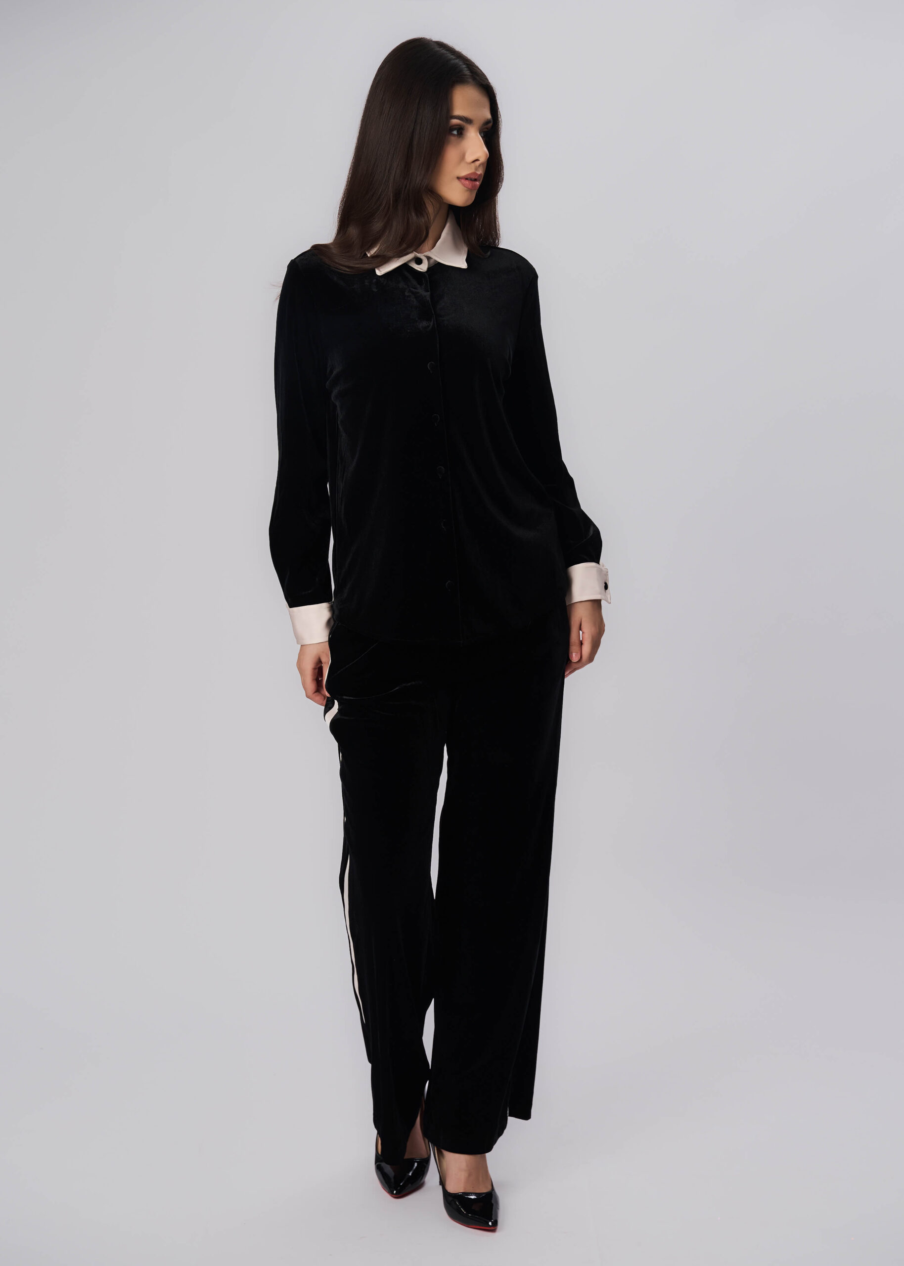 6225204015301-x Women Velvet Plain Shirt - Image 1