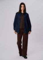 ⁦قميص نسائي جينز سادة⁩ - الصورة ⁦2⁩