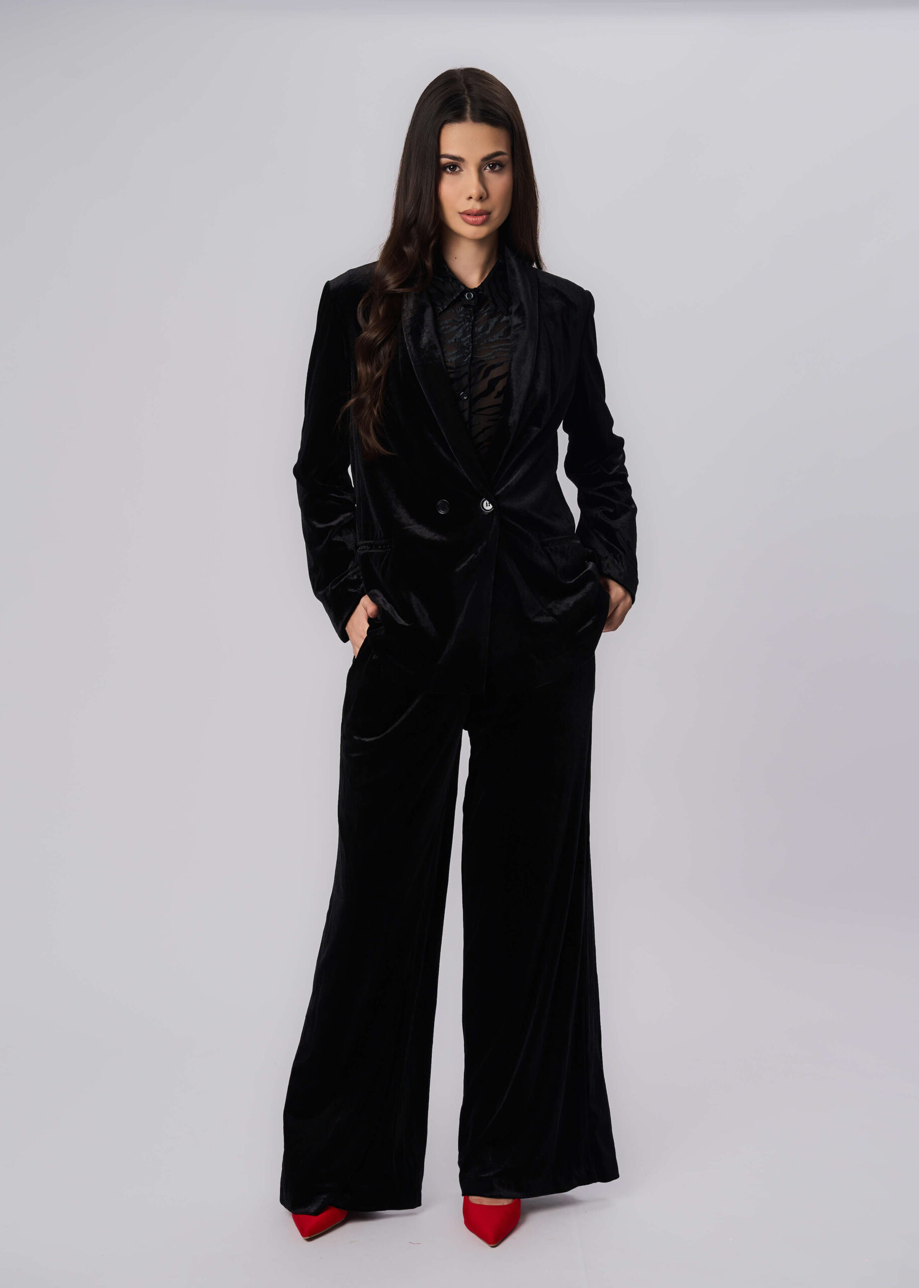 6225208003701-x Women Velvet Trouser - Image 1
