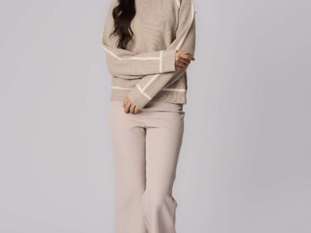 بلوزة نسائي بنسيج محبوك مخطط