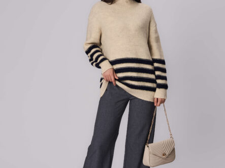 بلوزة نسائي بنسيج محبوك مخطط