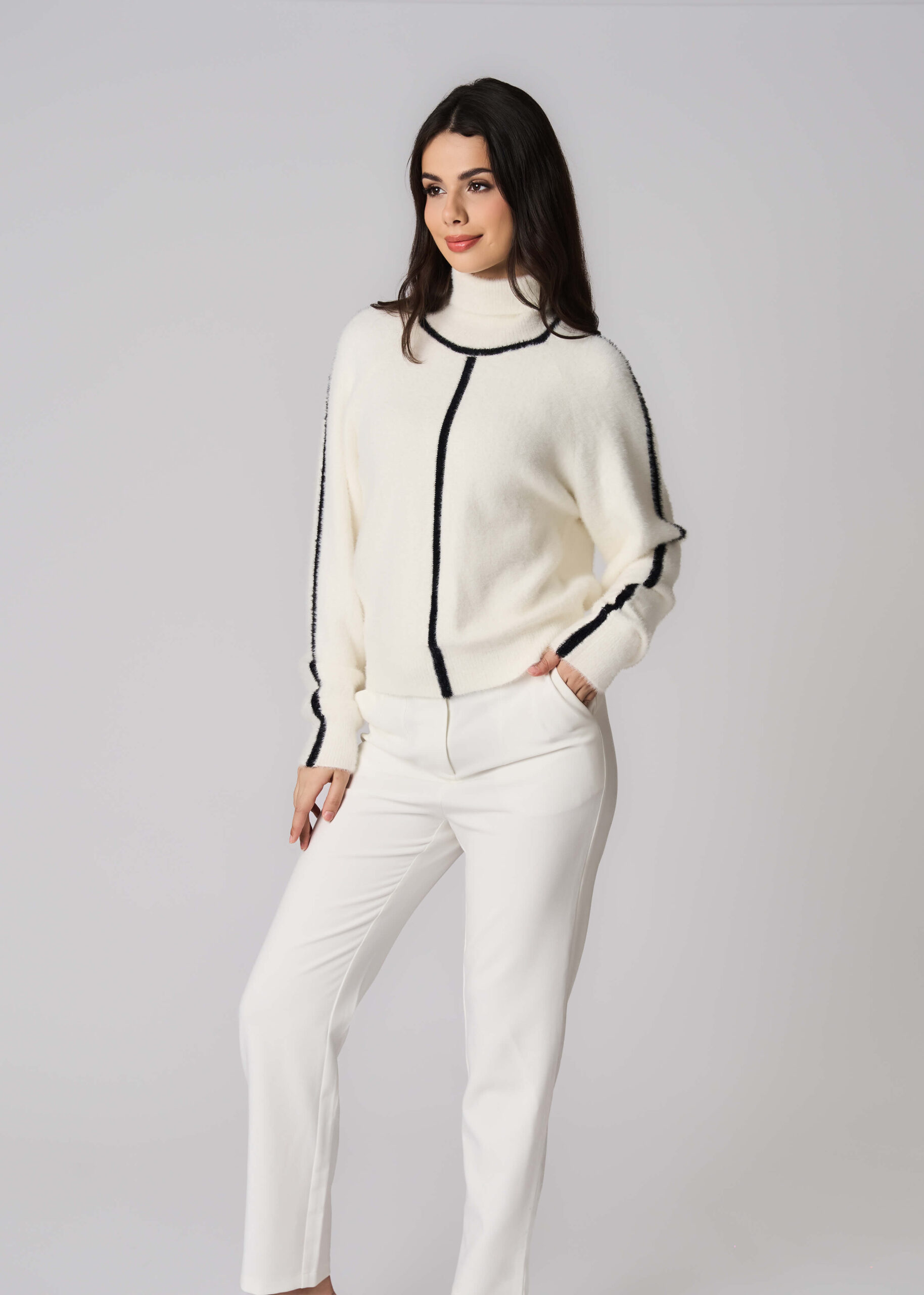 6225216025302-x Women Hairy Knitted Blouse - Image 1