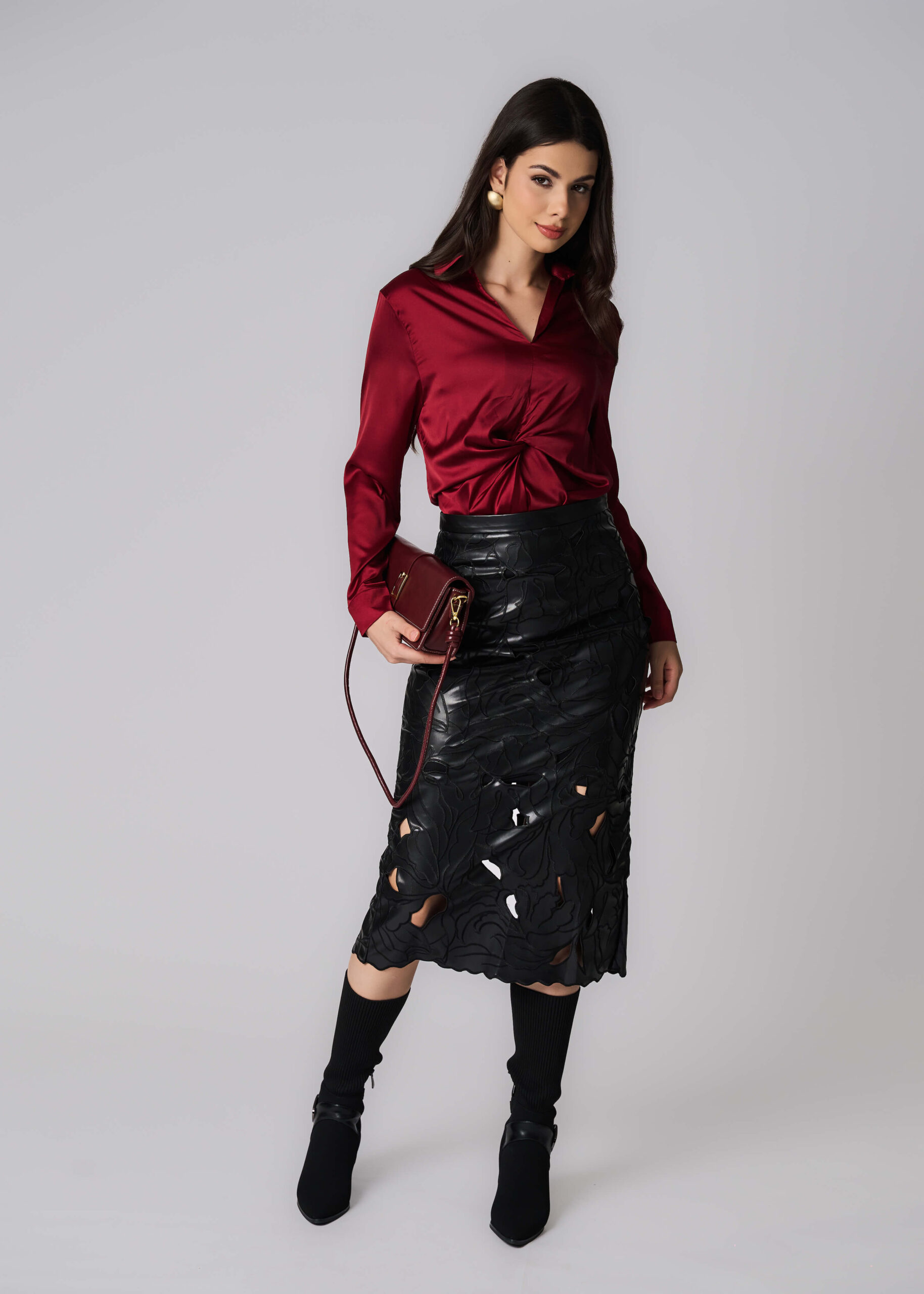 6225216027028-x بلوزة نسائي ساتان بعقدة من الامام - الصورة 1