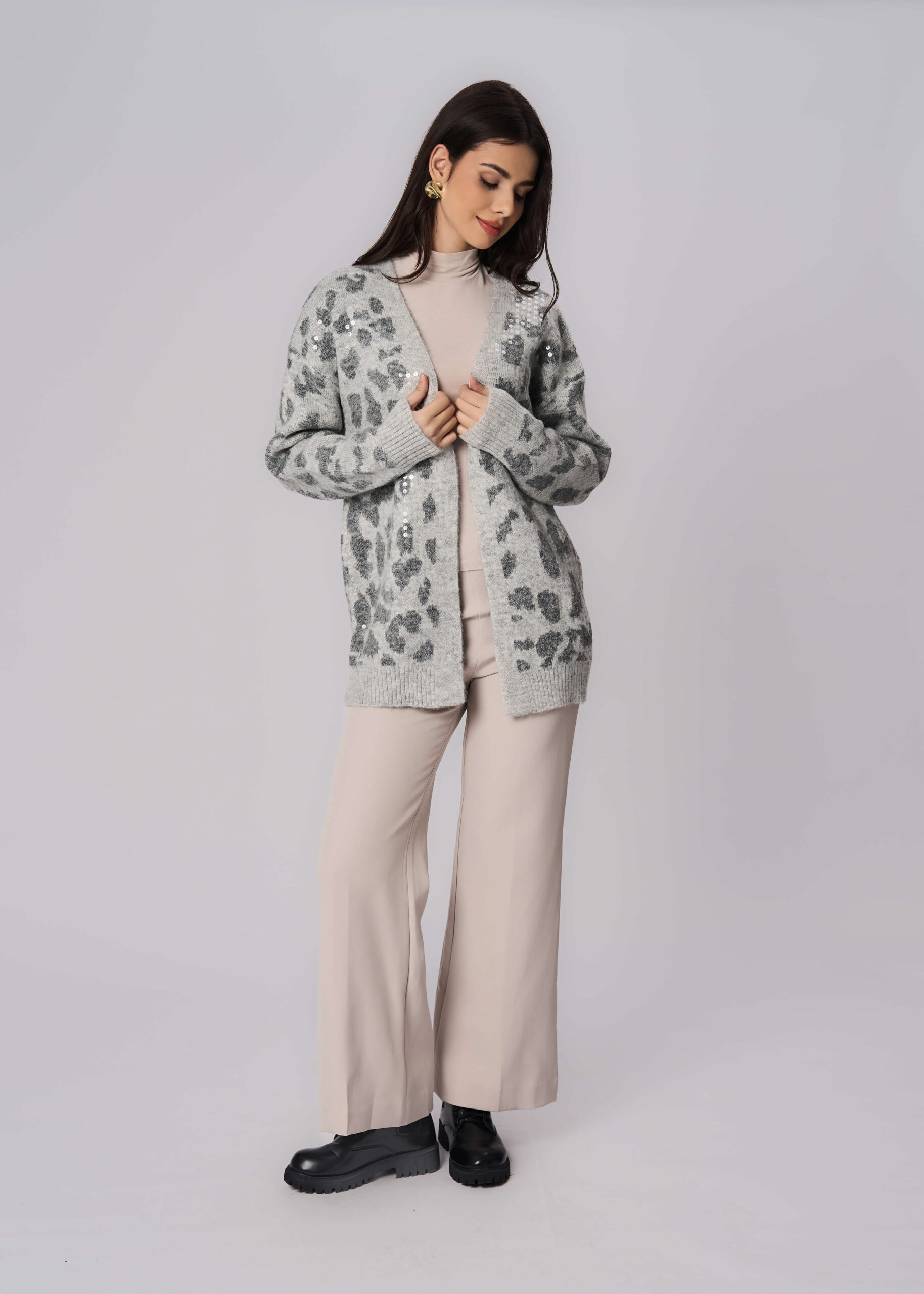 6225222026218-x Women Knitted Patterned Cardigan - Image 1