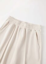 ⁦بنطلون نسائي سادة بنسيج السكوبا⁩ - الصورة ⁦2⁩