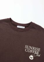 ⁦سويتشيرت نسائي بطباعة "Sunrise Coffee"⁩ - الصورة ⁦2⁩