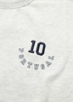 ⁦سويتشيرت نسائي بطباعة "10 Portugal"⁩ - الصورة ⁦3⁩