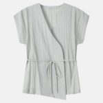 توب نسائي بتصميم ملتف