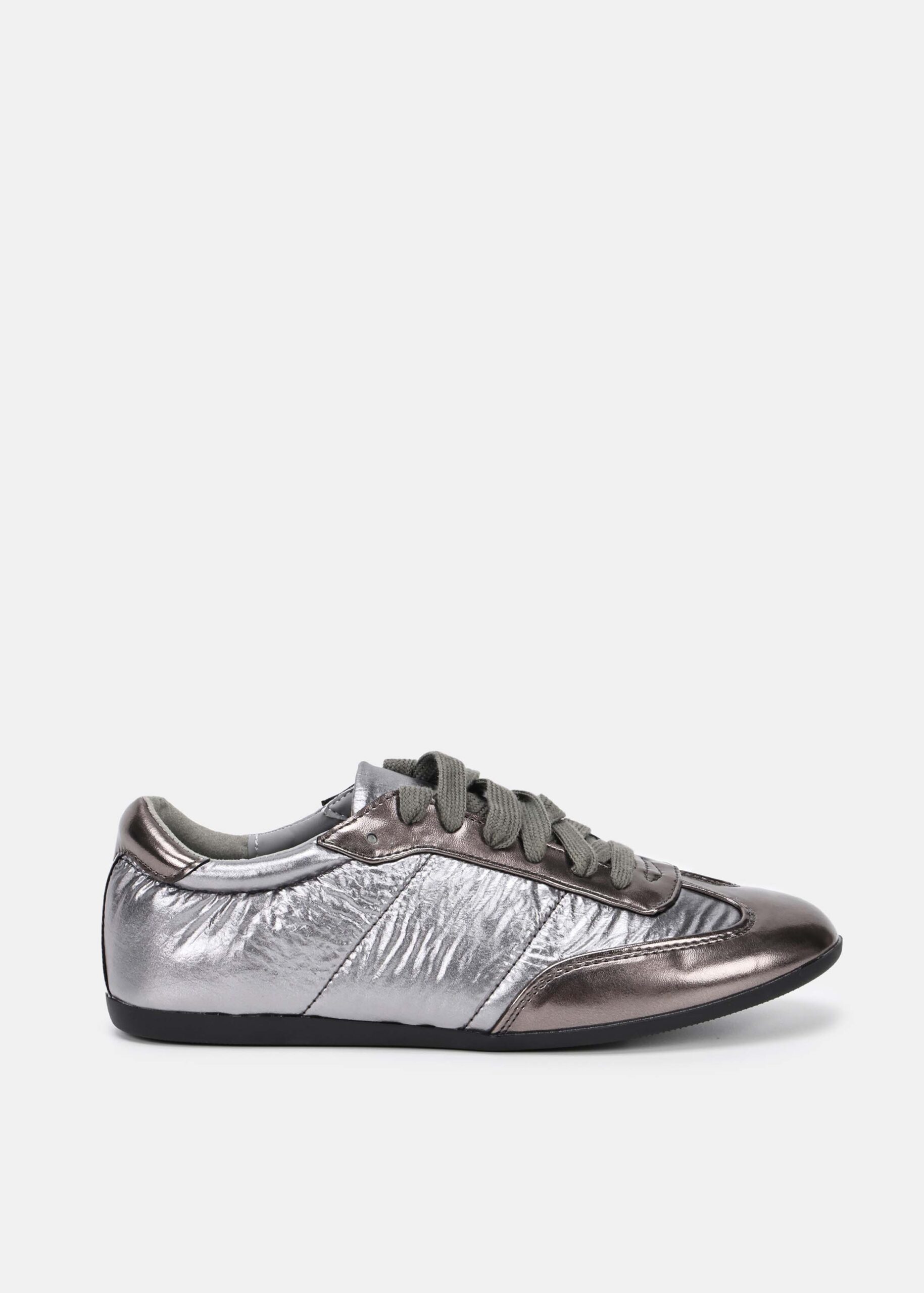 Women Lace-Up Sneankers